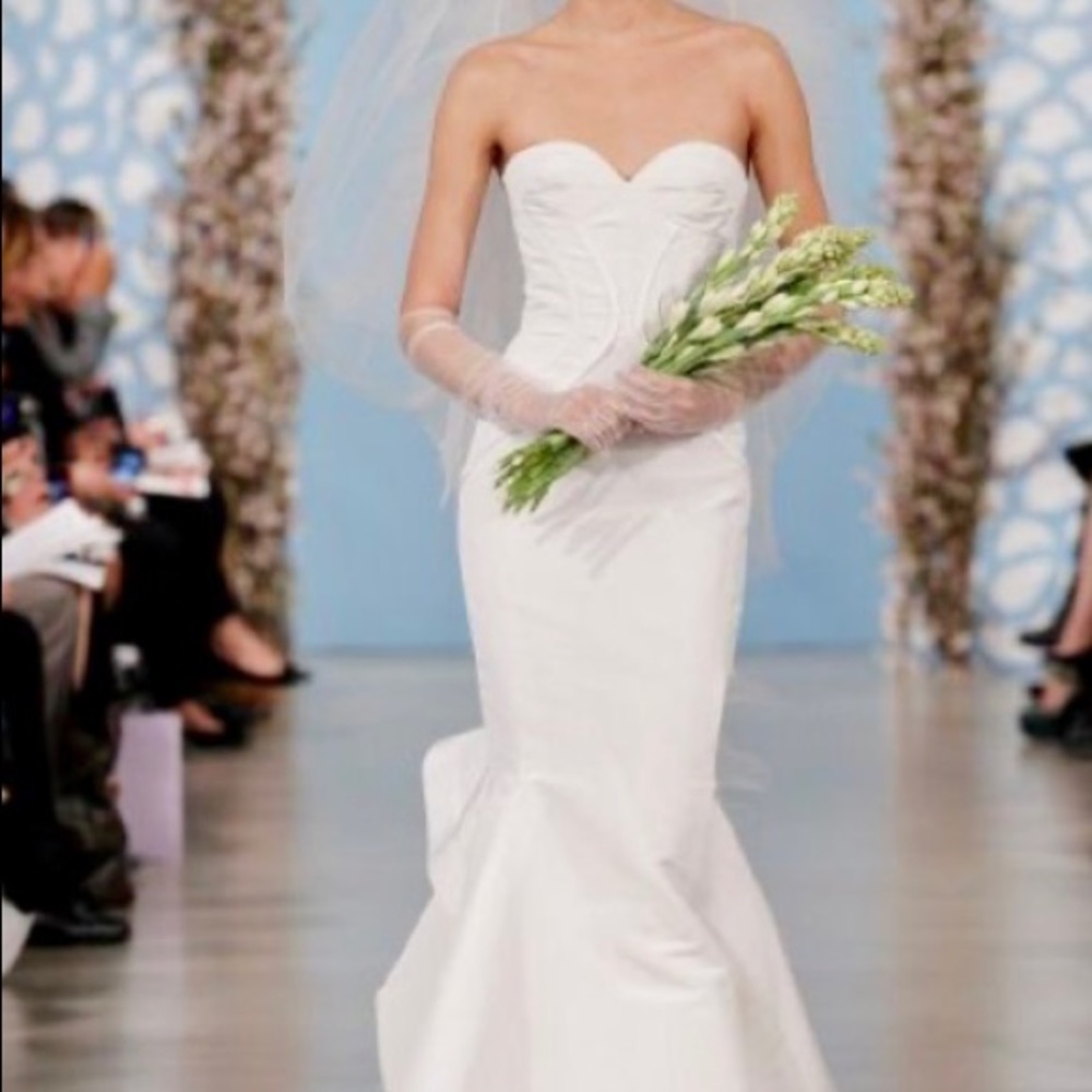 Oscar de la Renta Addison Gown
